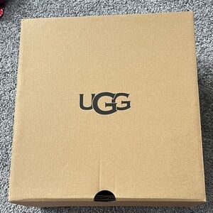 UGG Ultra Mini Alpine Empty Shoe Box